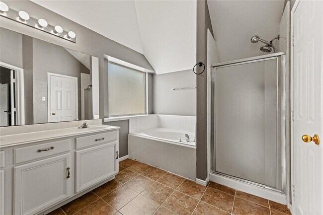 Building Photo - 5407 W Harrow Dr