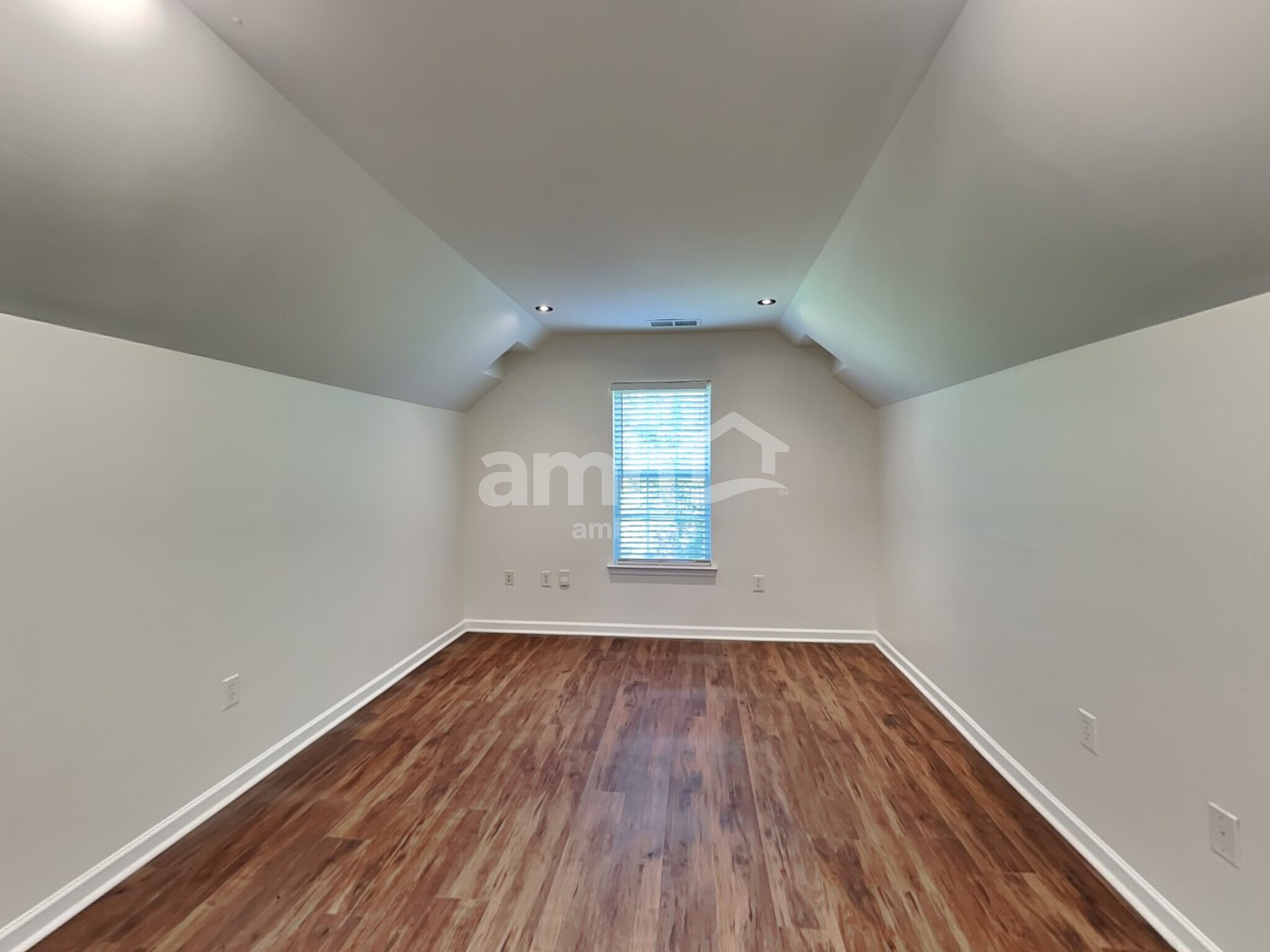 Building Photo - 155 Mott Rd