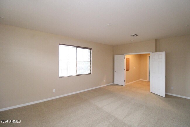 Building Photo - 3951 E Ravenswood Dr