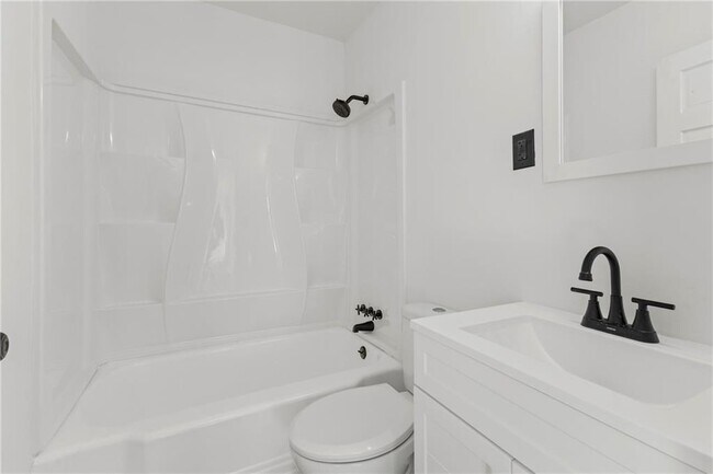 Building Photo - 951 Lawton St SW