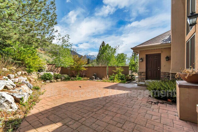 Building Photo - 3608 E Crest Mount Cir