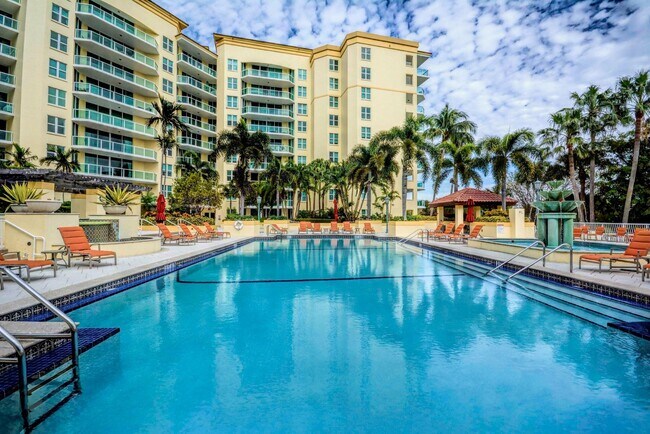 Building Photo - 500 SE Mizner Blvd