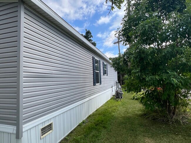 Building Photo - 21 Cardinal Hill Dr