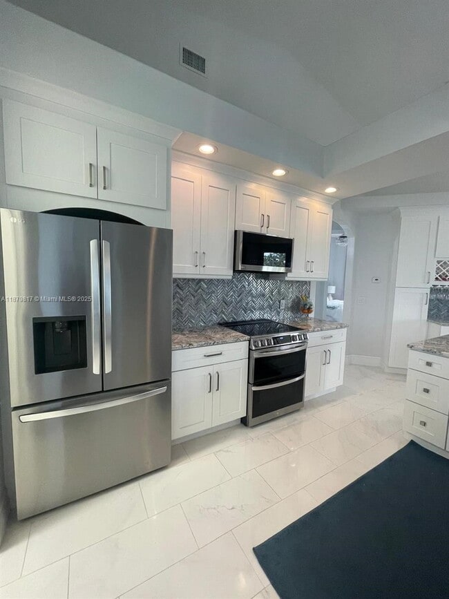 Building Photo - 8268 Southwind Bay Cir