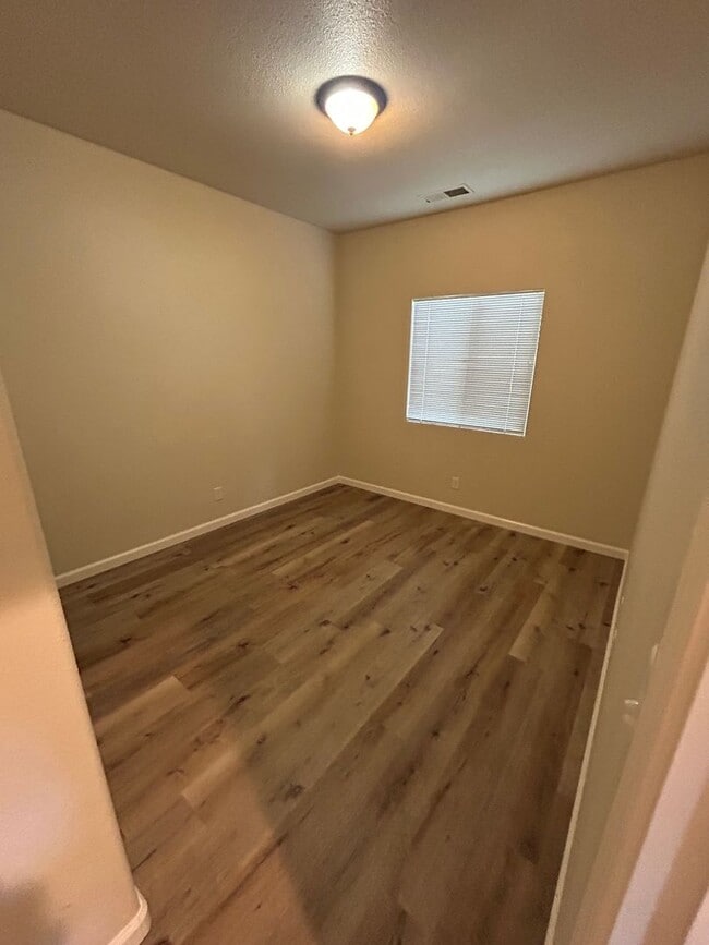 Building Photo - Charming 3 Bedroom in Great Location!