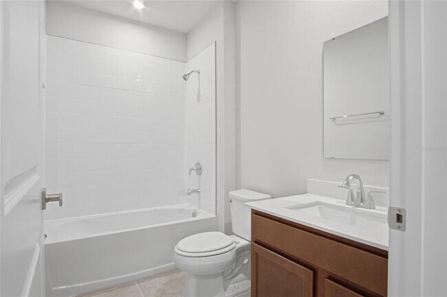 Building Photo - 724 Cantaberry Dr