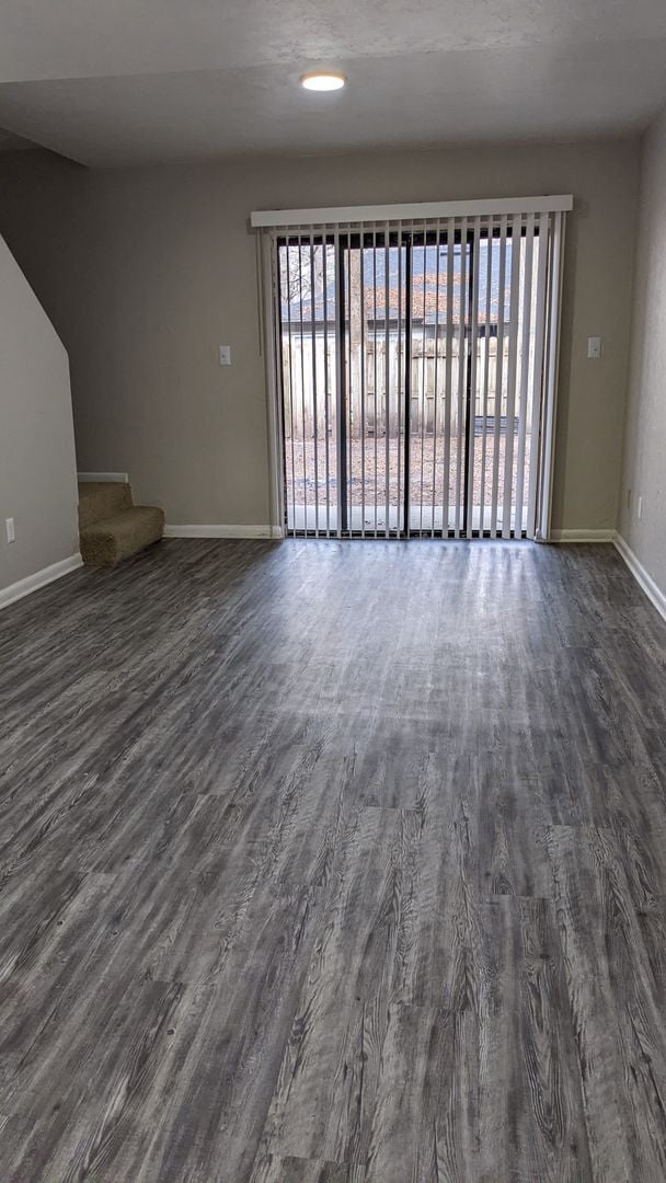 Building Photo - Linton Oaks Townhouse