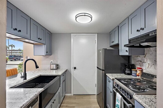 Building Photo - 1055 82nd Terrace N