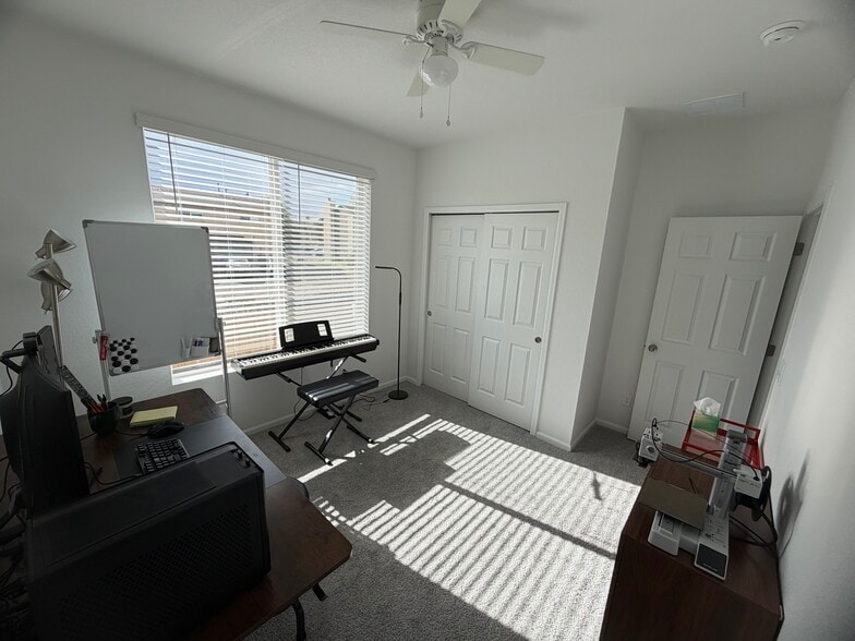 Bedroom 2 - 2434 Vanhoutte Vw