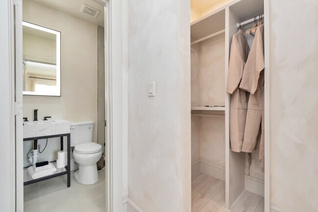 Building Photo - 2683 Blodgett St