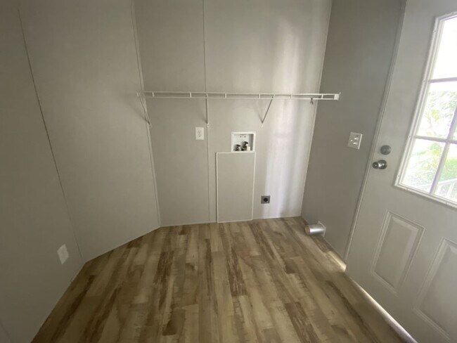 Building Photo - 10 Gatehouse Ct