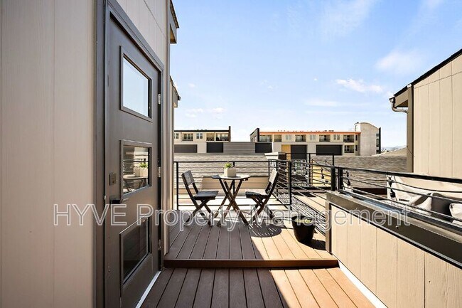 Building Photo - 2869 W Parkside Pl