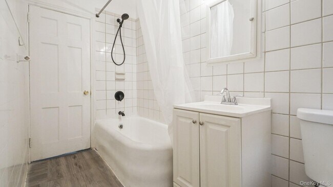 Building Photo - 252 S Tenth Ave