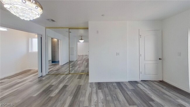 Building Photo - 546 SE 5th Ave