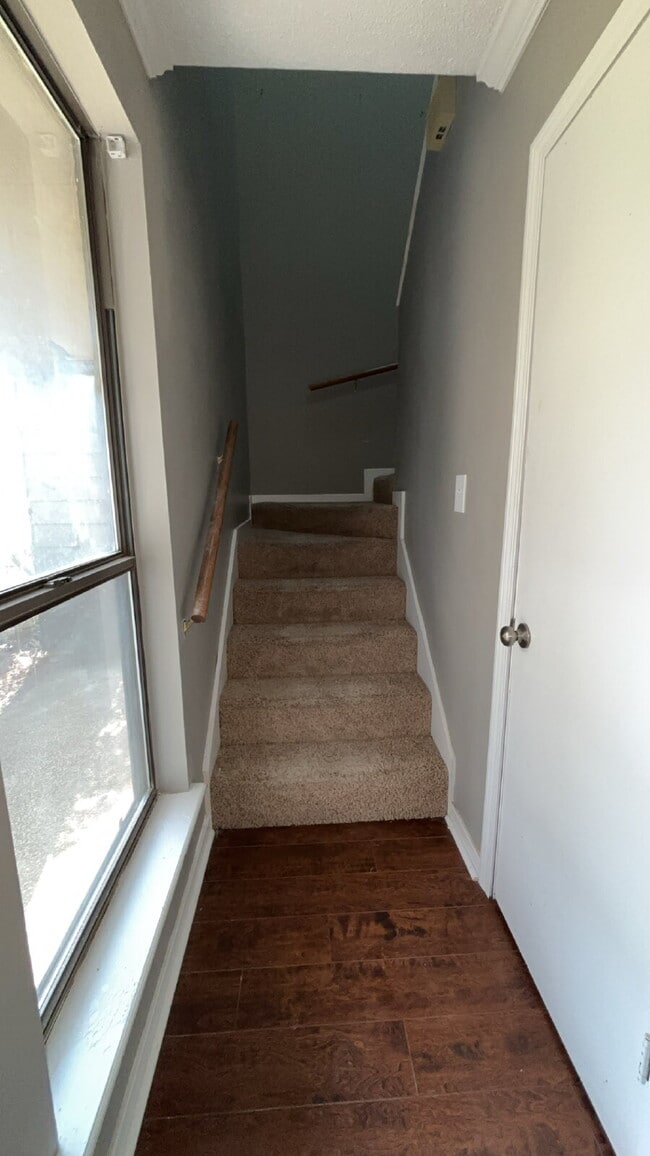 Building Photo - Reservoir living with utilities included for $2200!!