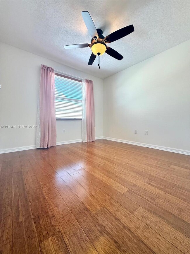 Building Photo - 1355 NW 154th Ln