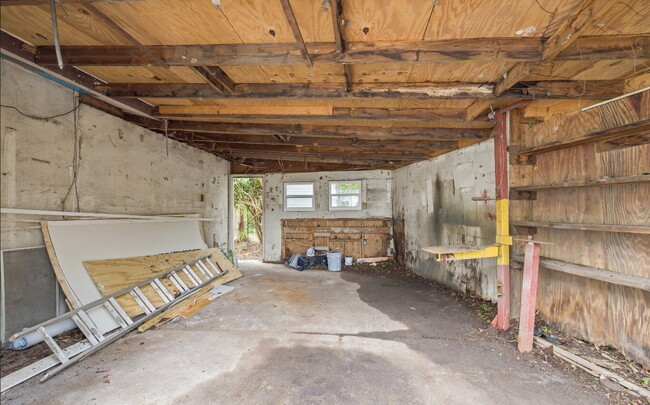 Building Photo - Home For Rent in Clearwater Manor!