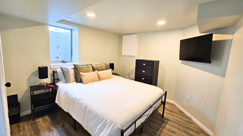 Building Photo - 7433 15th Ave S