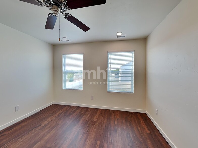 Building Photo - 9364 W Shumard St