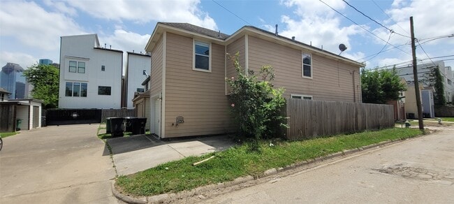 Primary Photo - 1426 Ruthven St