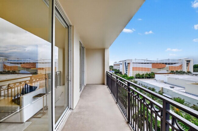 Building Photo - 550 Okeechobee Blvd