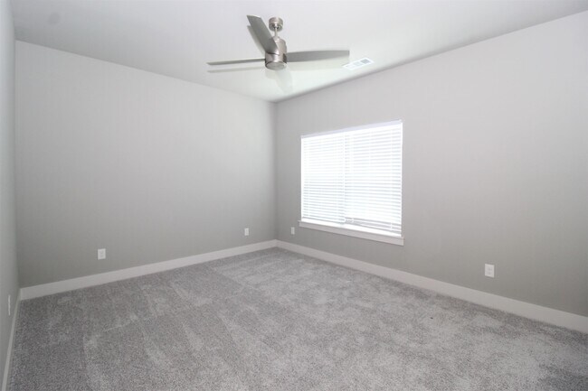 Building Photo - 2055 S Florida Way