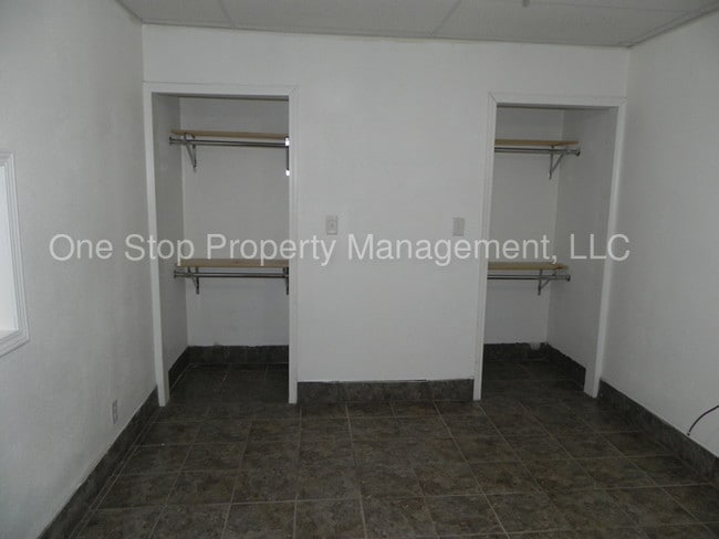 Building Photo - 2304 Englewood Ct