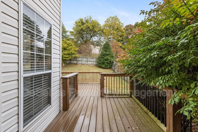 Building Photo - 236 Burgandy Hill Rd