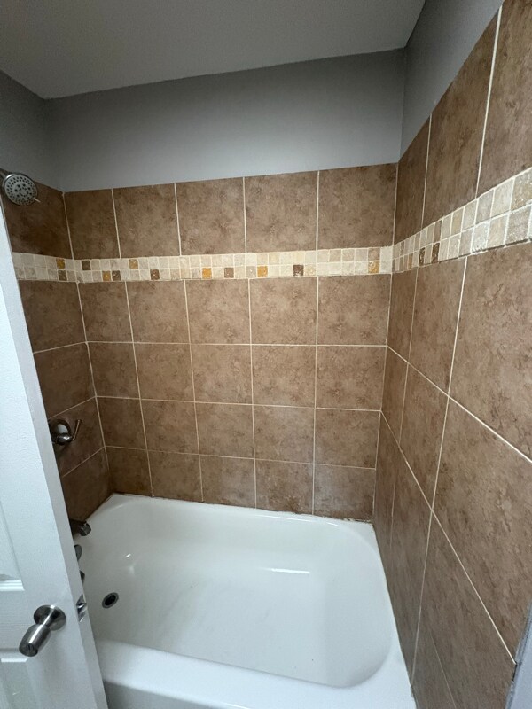 Building Photo - 2648 W Lafayette Ave