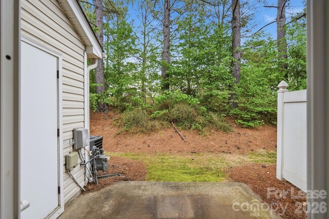 Building Photo - 8031 Stoneham Ct
