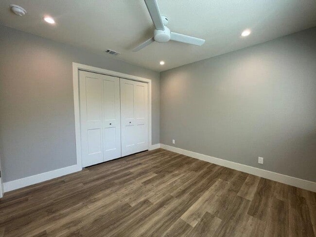 Building Photo - Tahoe Park 2 Bedroom Near UC Davis Med Center
