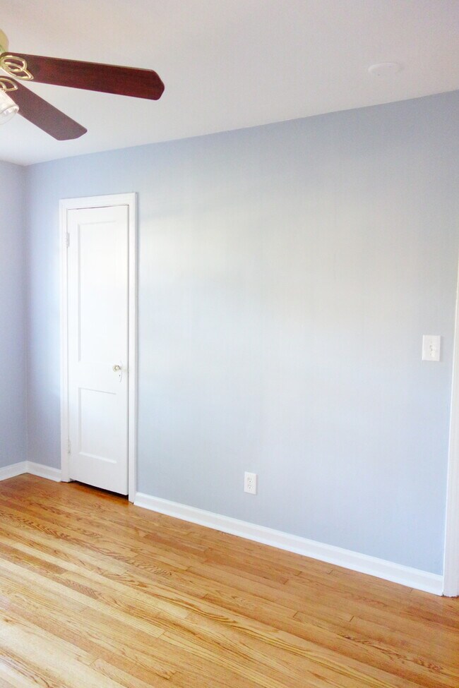 Building Photo - 8007 Garland Ave