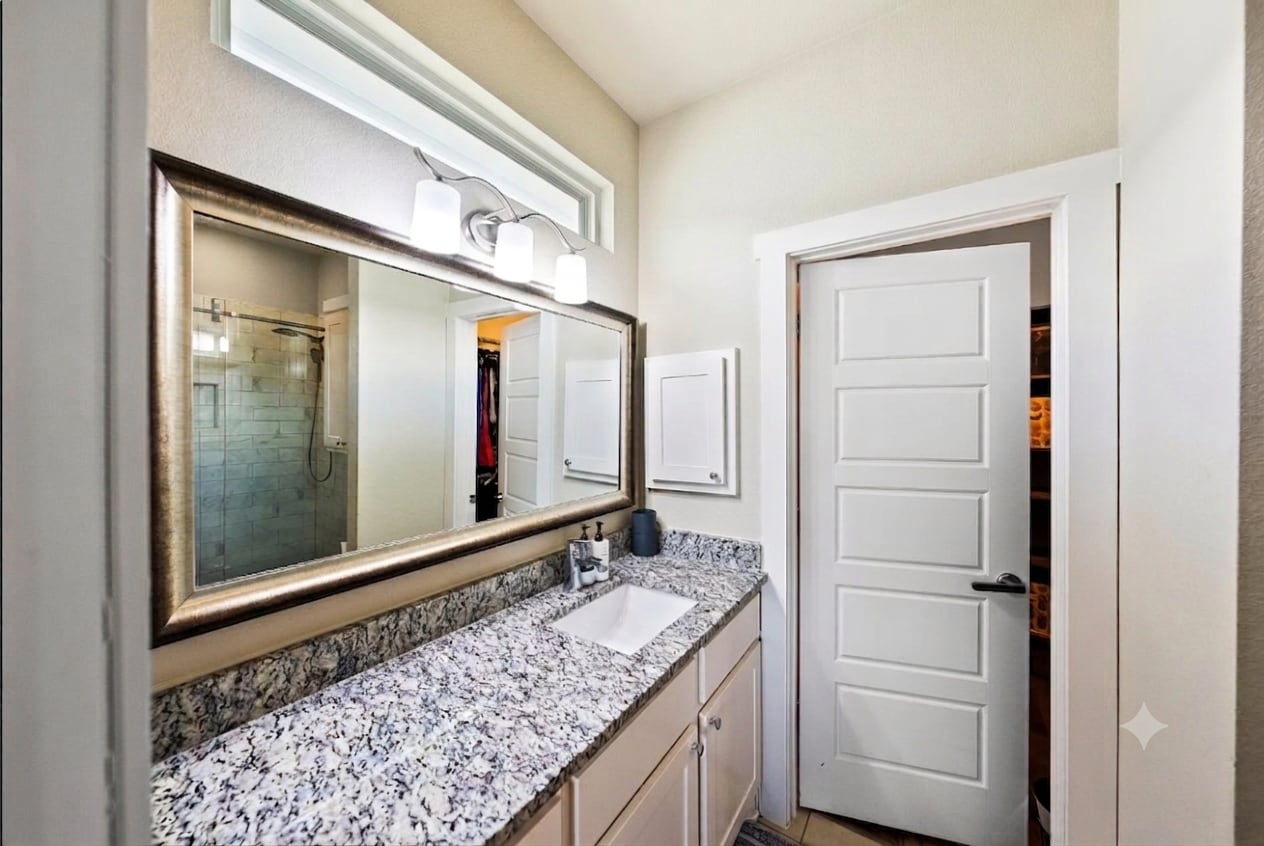 Master Bathroom - 412 Natalen Ave