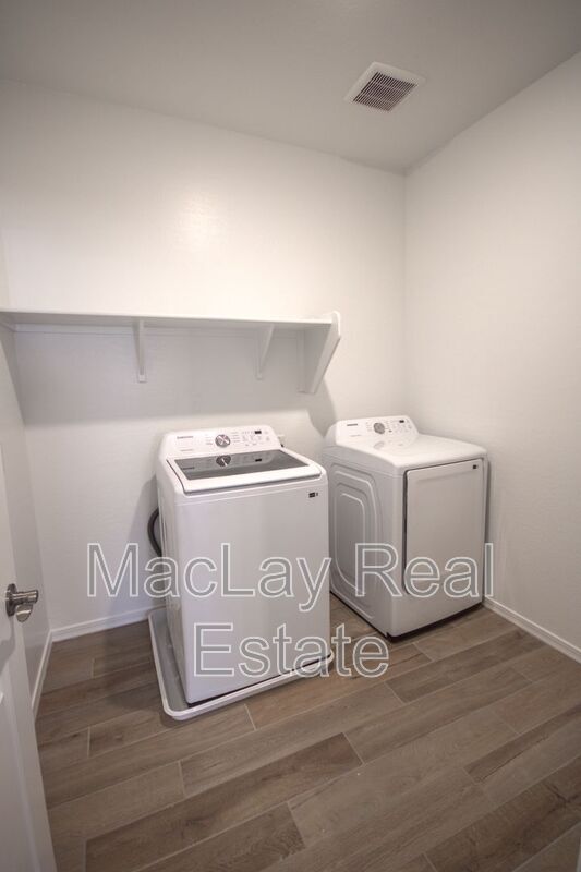 Building Photo - 21326 W Roanoke Ave