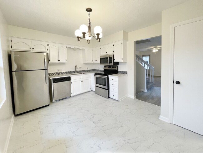 Building Photo - 7104 Orchard Ct