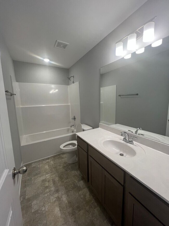 Building Photo - 41 Country Cir