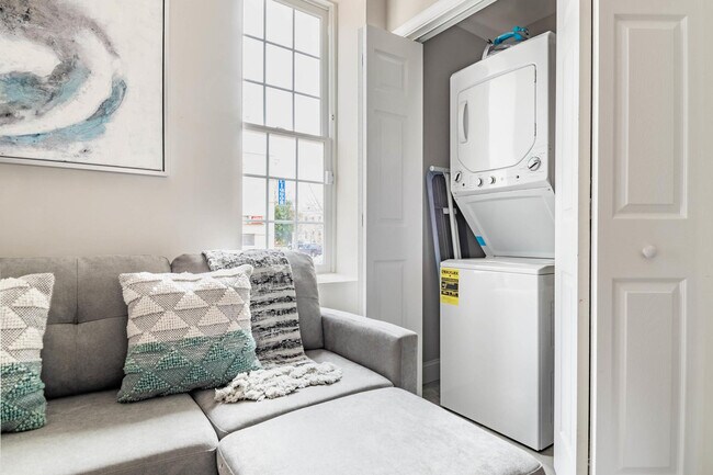 Building Photo - 701 E St SE