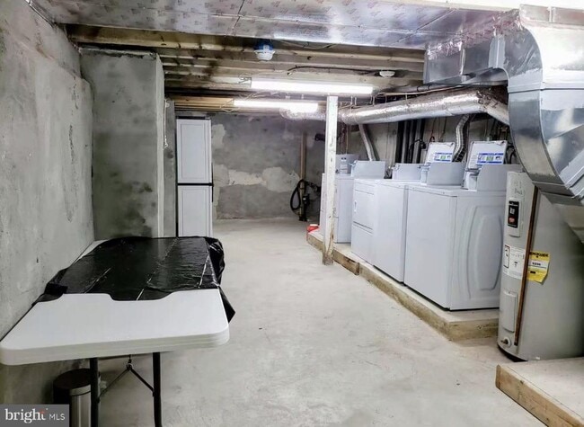 Building Photo - 1829 Spruce St