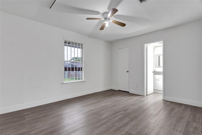 Building Photo - 7027 Log Hollow Dr