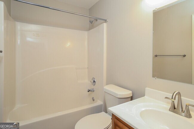 Building Photo - 307 Hidden Creek Ln