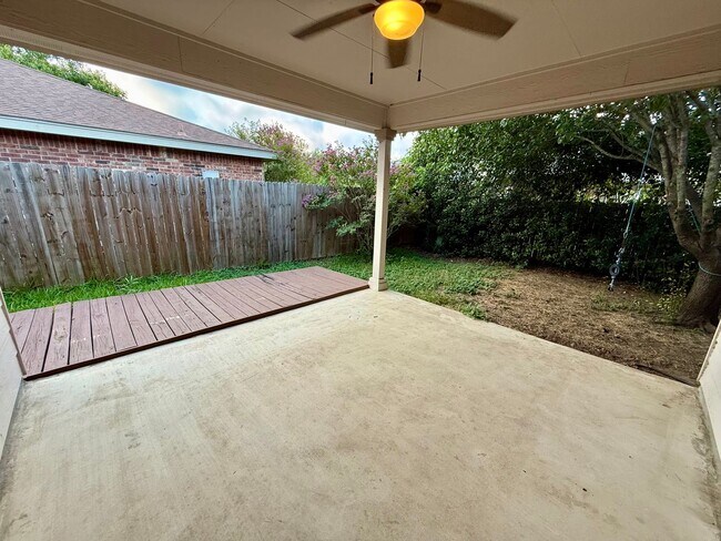 Building Photo - 346 Lucille