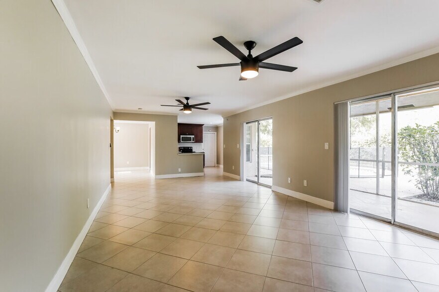 Building Photo - 4081 NW 115th Ave