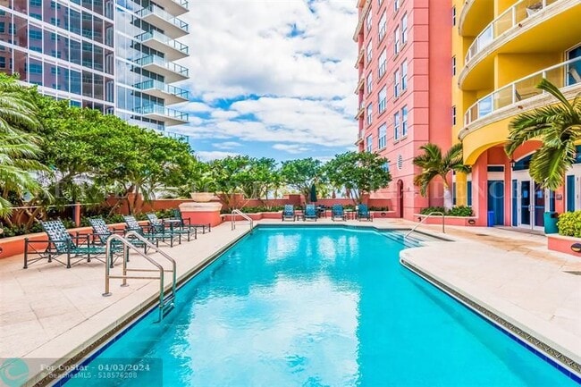 Building Photo - 2110 N Ocean Blvd