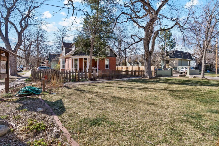 Building Photo - 1843 Grove St