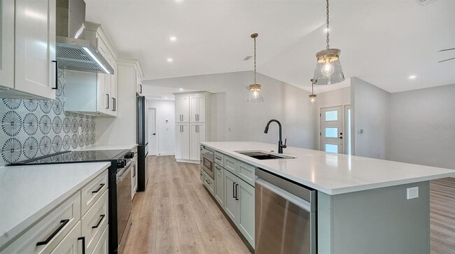 Building Photo - 5468 Wilkinson Rd