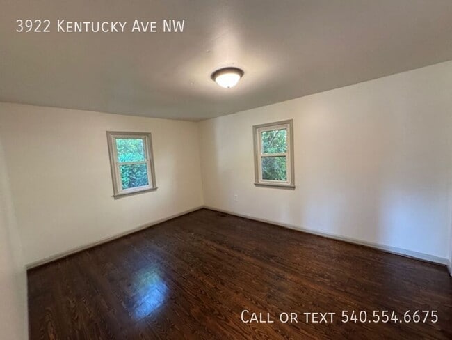 Building Photo - 3922 Kentucky Ave NW