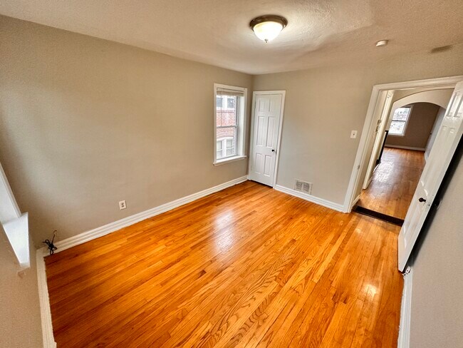 Building Photo - 4956 Kemper Ave