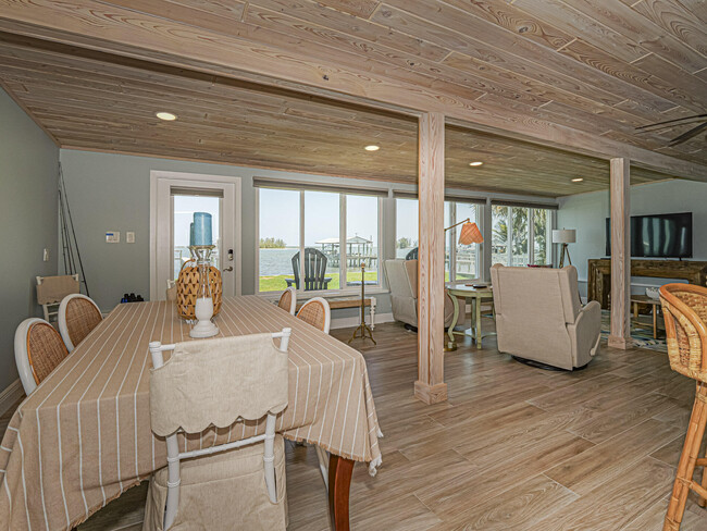 Building Photo - 13630 N Indian River Dr