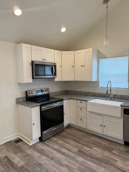 Building Photo - 1815 Ashton Ave