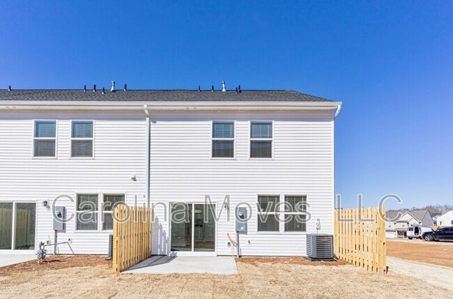 Building Photo - 221 Stone Fruit Ct
